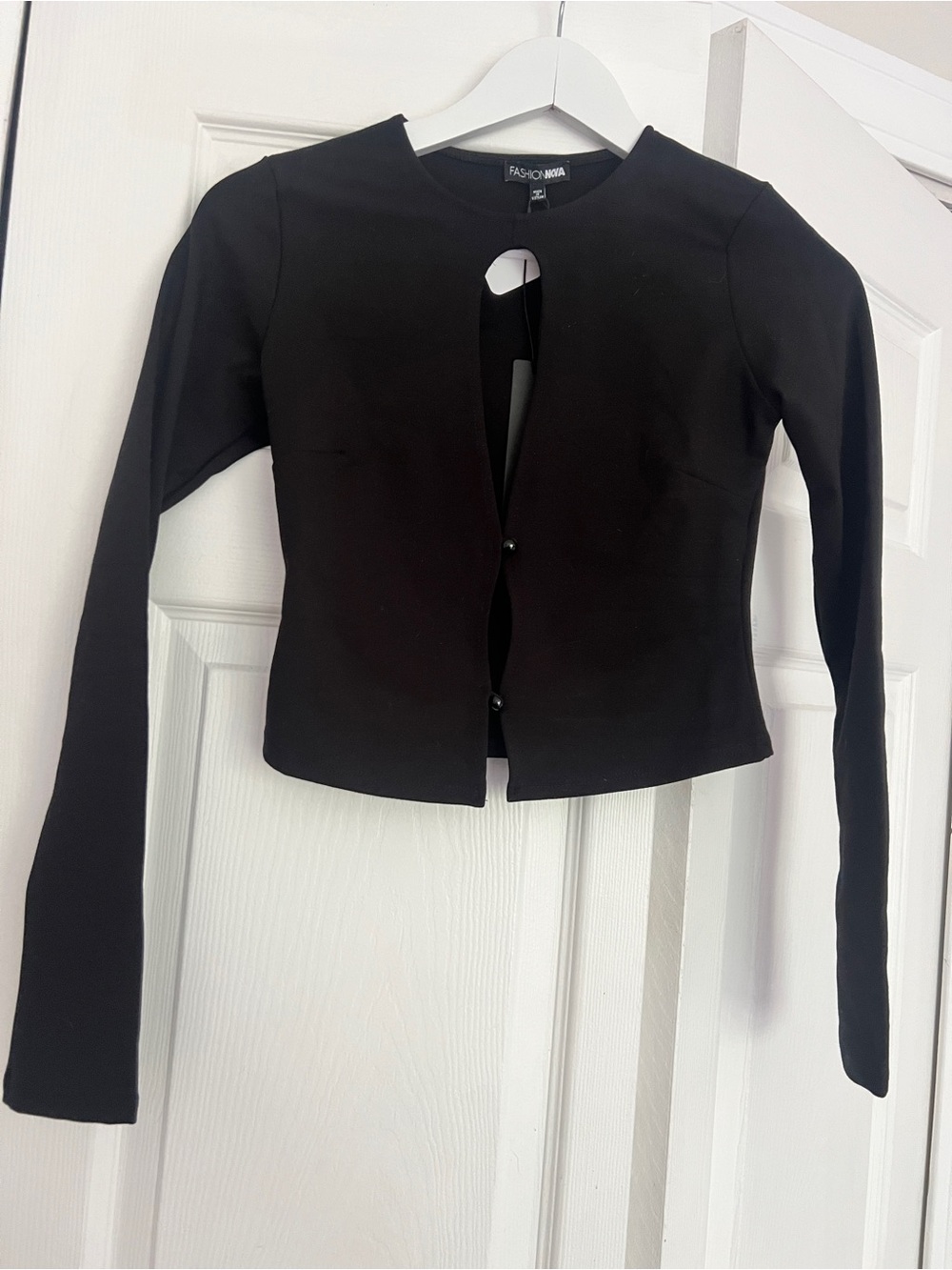 Fashion Nova Black Cropped Long Sleeve top